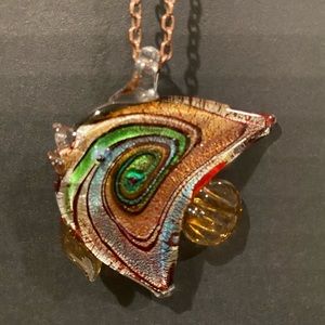 Lamp works angel fish Pendant necklace with 10” gold tone chain.  Murano vibes